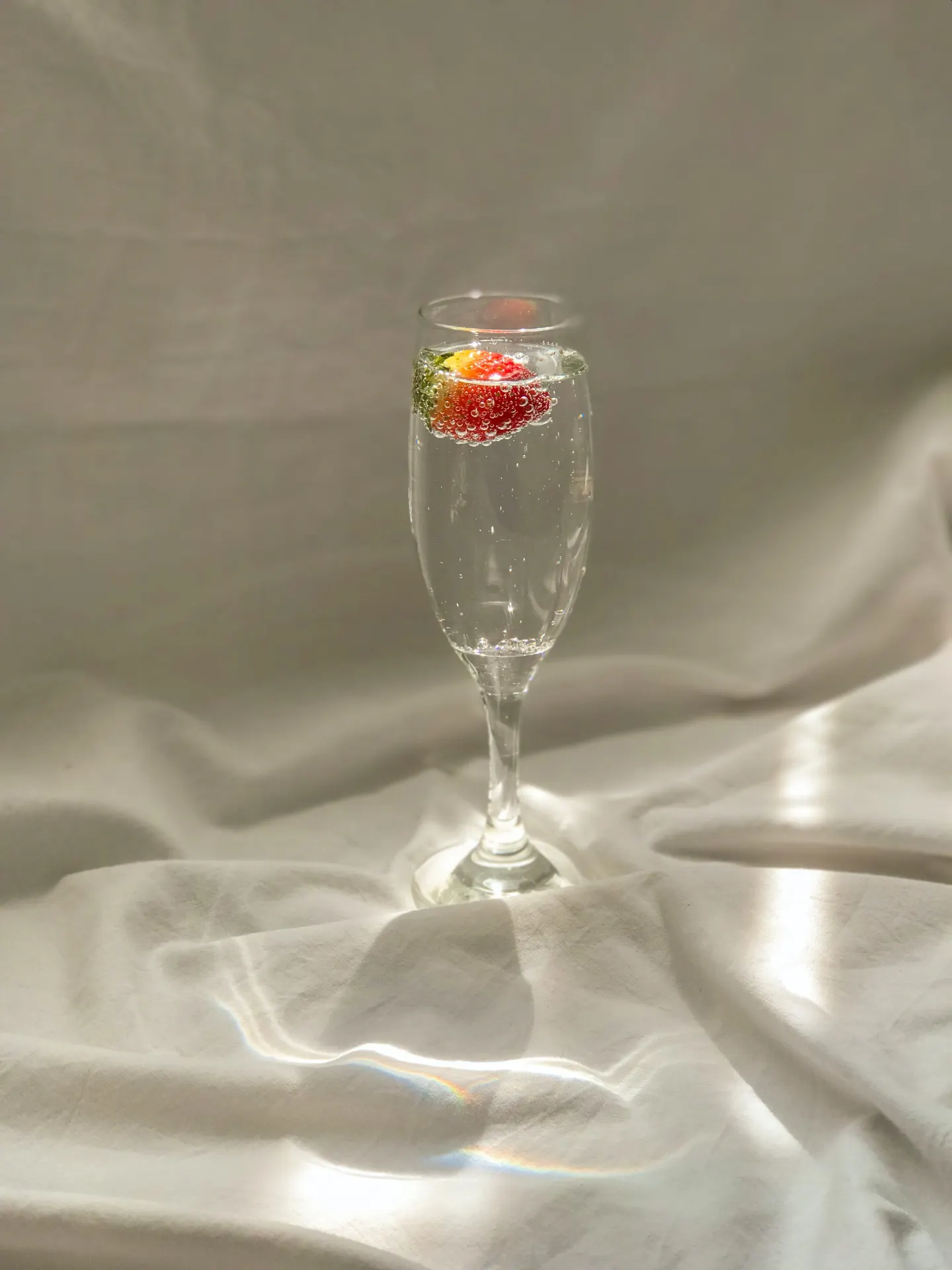 Strawberry Sparkling Water Minimalist Wallpaper