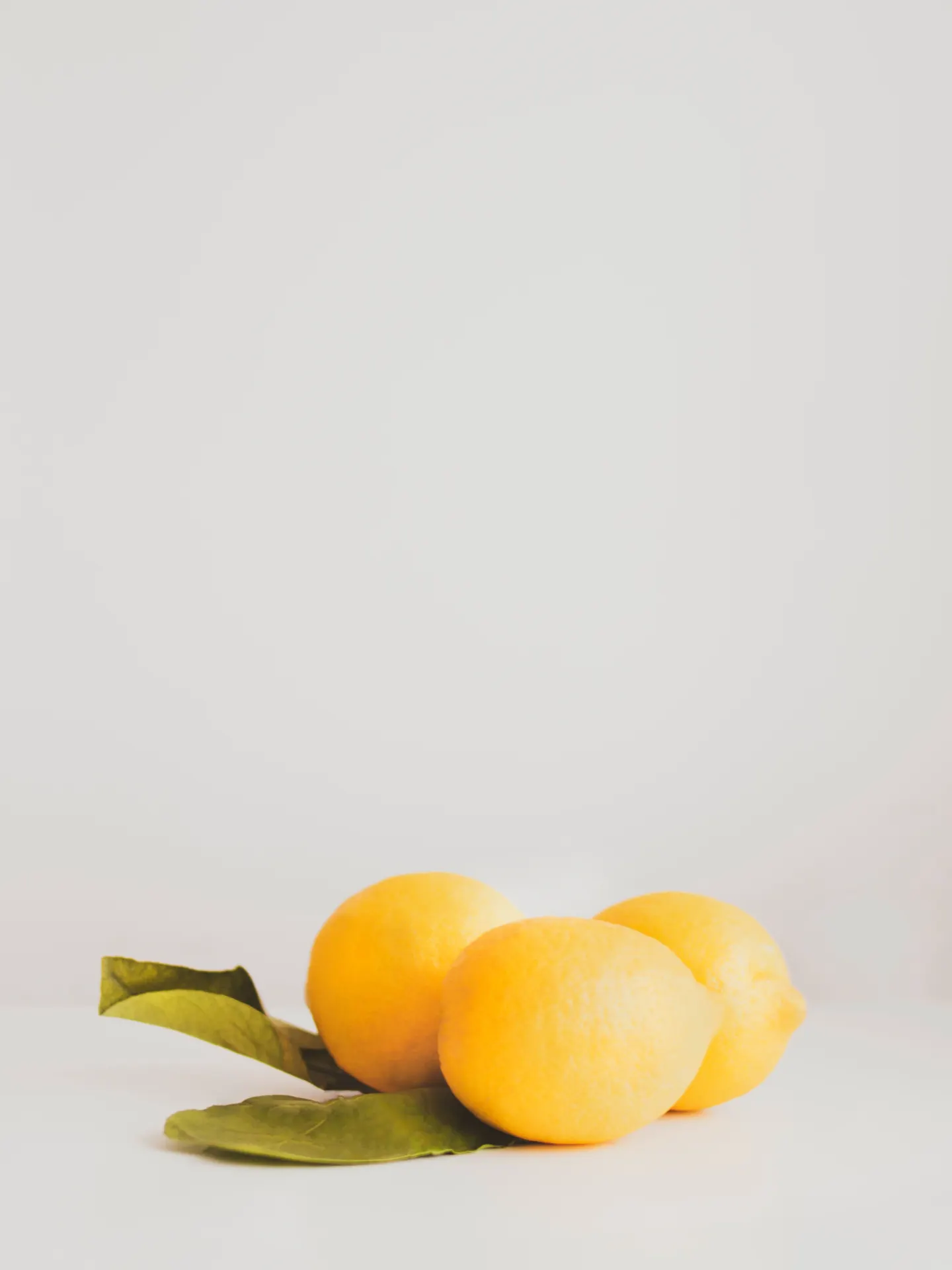 Fresh Yellow Lemons Minimalist Wallpaper