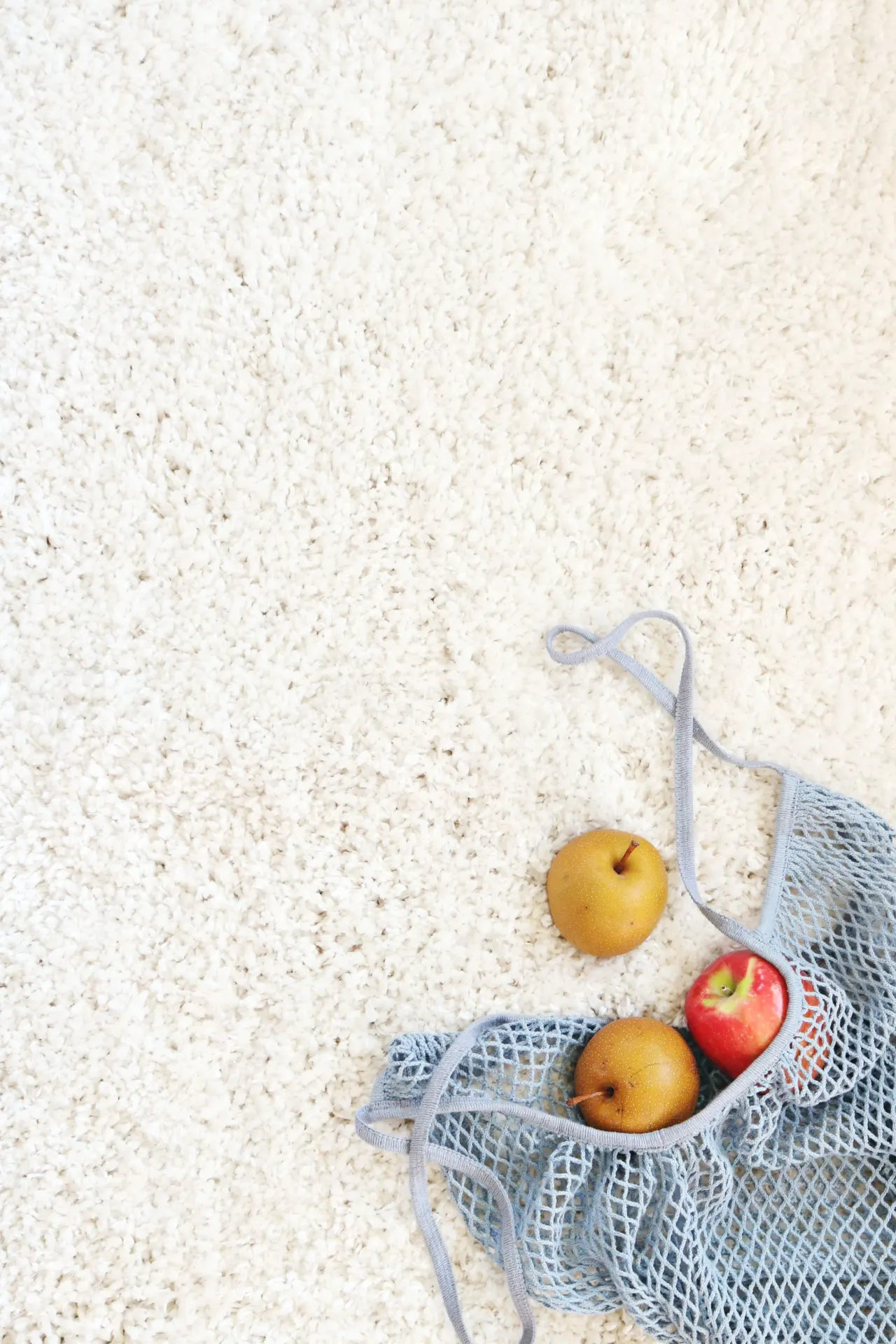 Fresh Apples in Reusable Mesh Bag Wallpaper