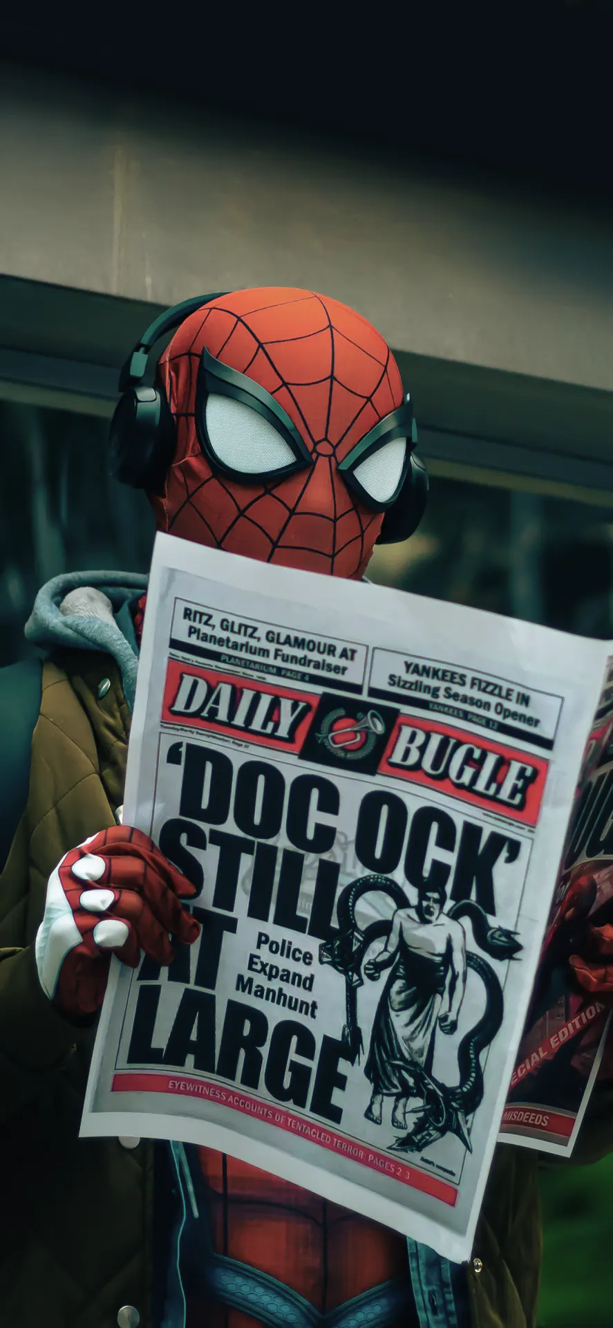 Spider-Man Reading Daily Bugle Newspaper Wallpaper